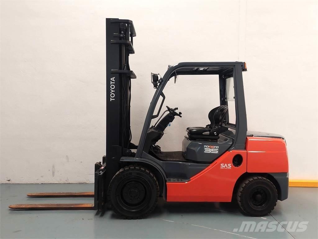 Toyota 52 8FDJF35 شاحنات الديزل