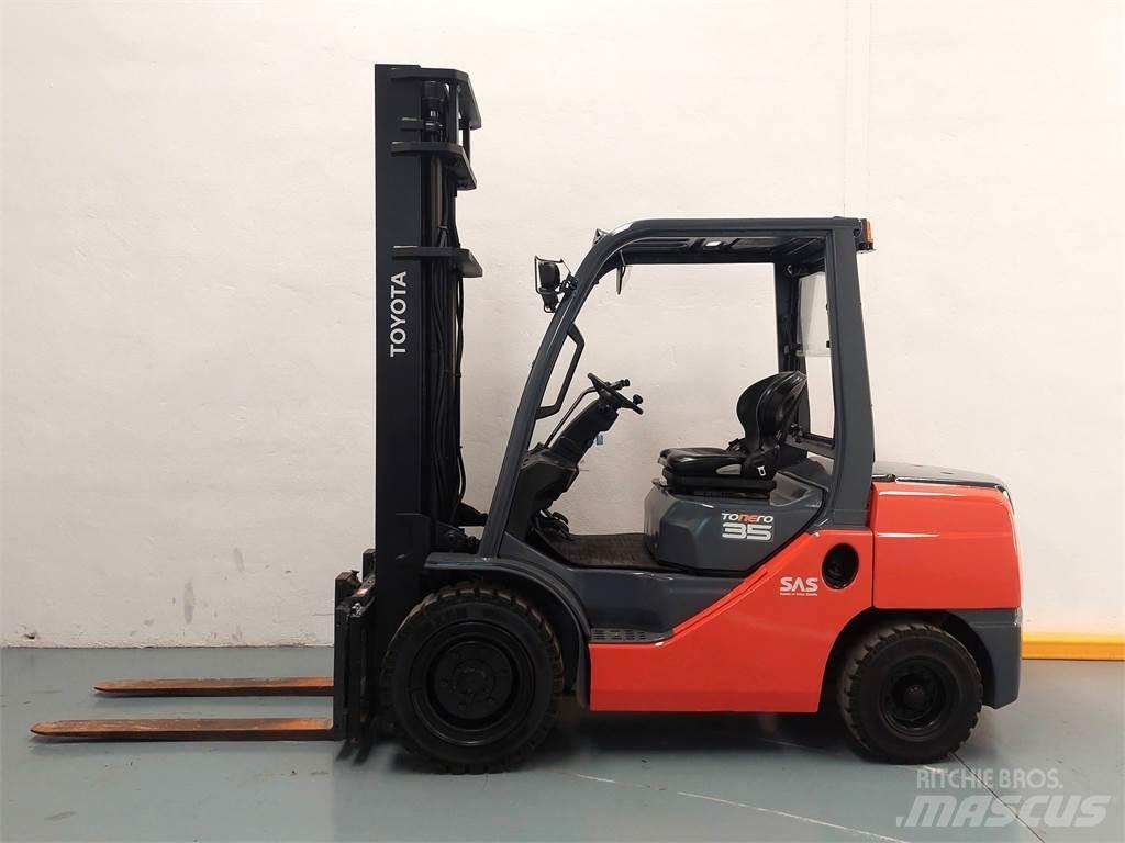 Toyota 52 8FDJF35 شاحنات الديزل