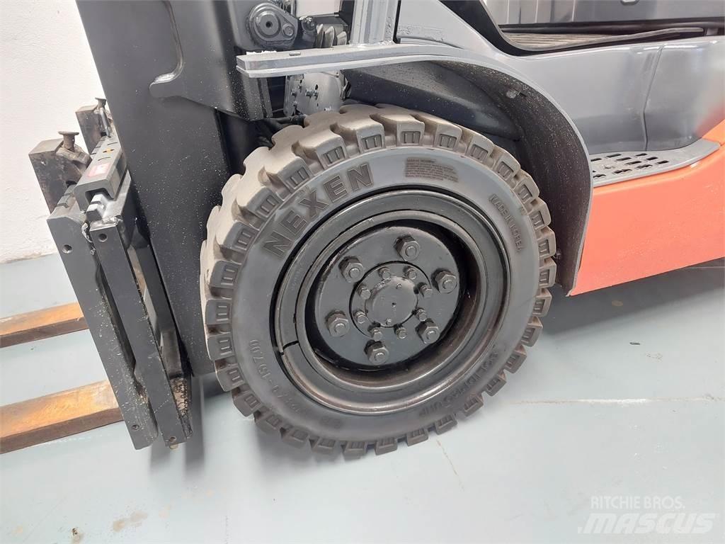 Toyota 52 8FDJF35 شاحنات الديزل