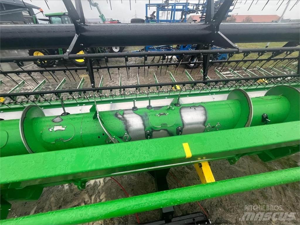 John Deere 625R ملحقات الحصادات