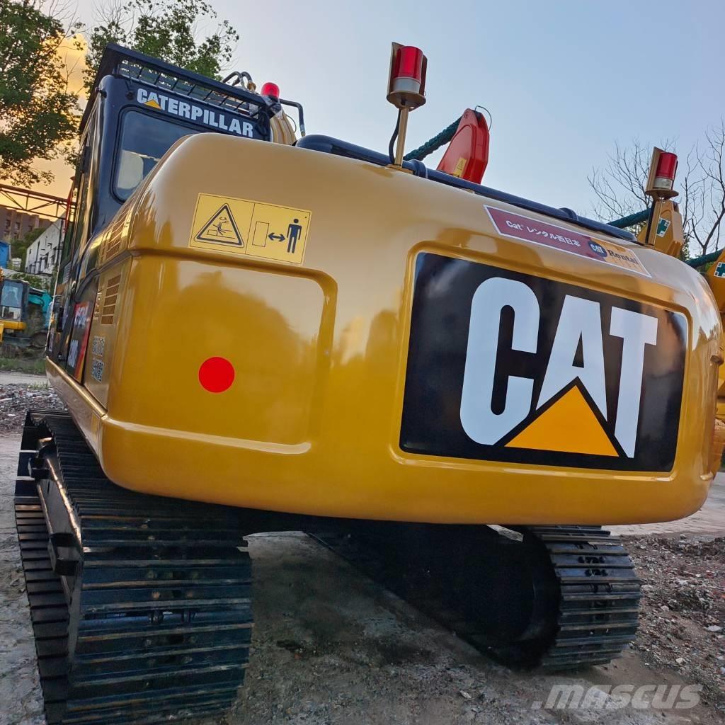 CAT 320 D2 حفارات زحافة