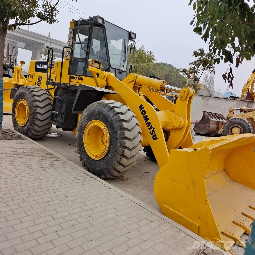 Komatsu WA 380 لوادر بعجل