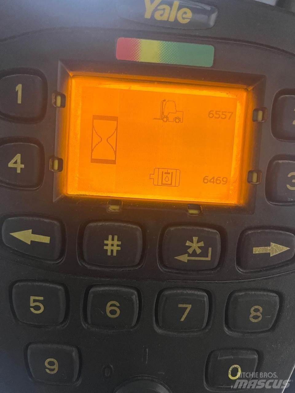 Yale ERP30VL شاحنات ذات رافعات شوكية تعمل بالكهرباء