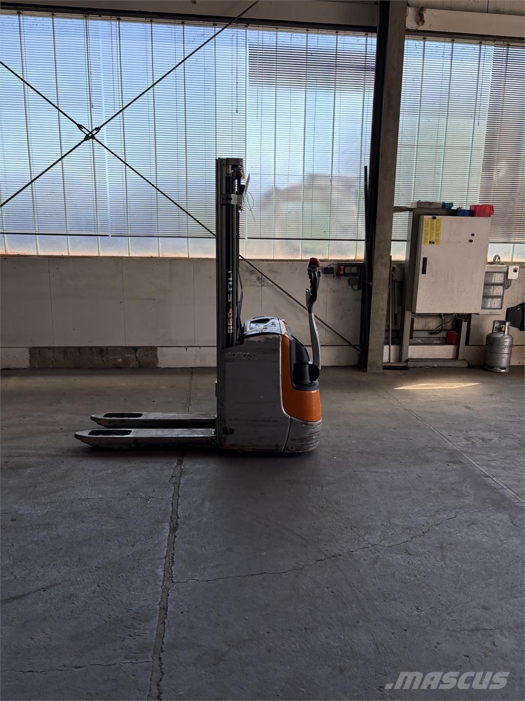 Still EXV 12i شاحنات مناولة ذاتية الدفع