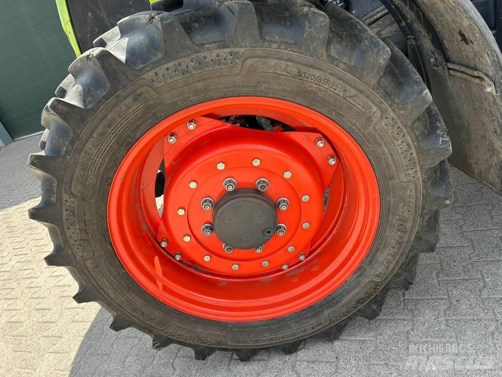 CLAAS Arion 410 الجرارات