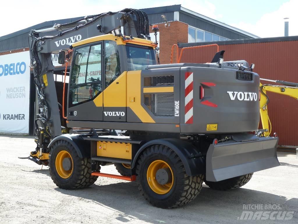 Volvo EW160E حفارات بعجل