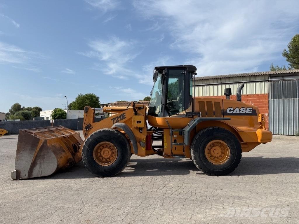 CASE 721 E لوادر بعجل
