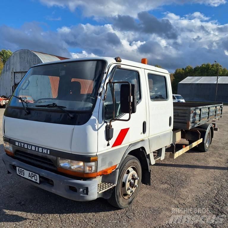 Mitsubishi Canter شاحنات الرافعات