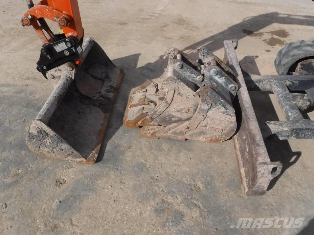 Hitachi ZX 33 U-6 حفارات صغيرة أقل من 7 طن (حفارات صغيرة)
