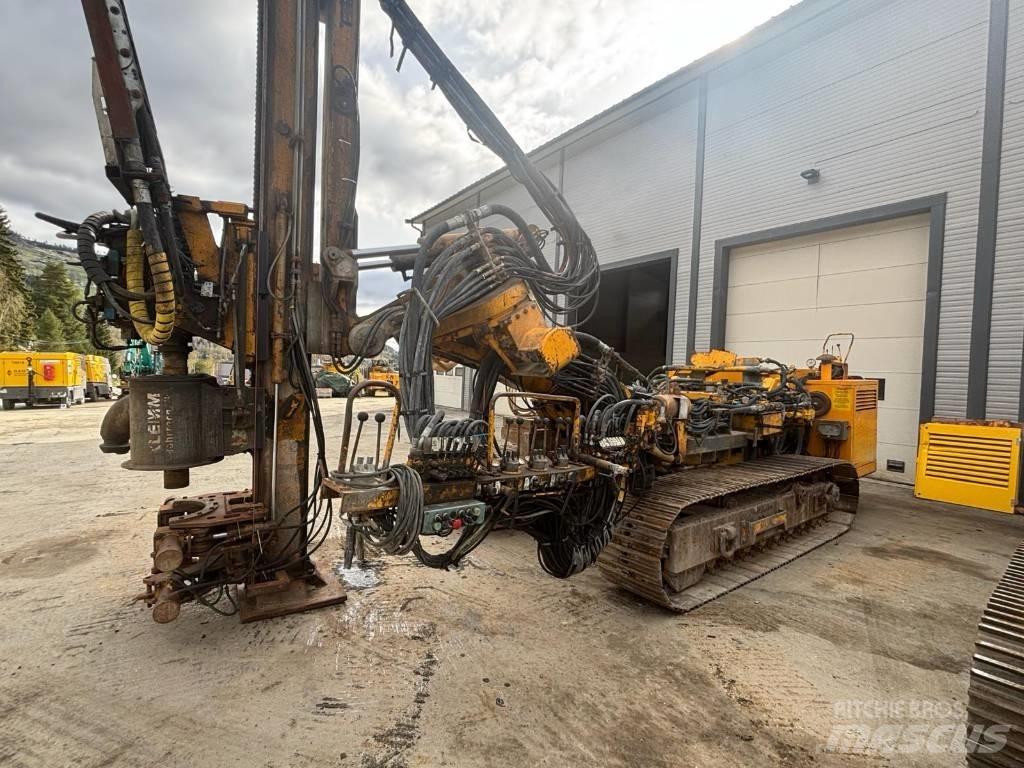 Klemm KR 807-4 منصات دق خوازيق