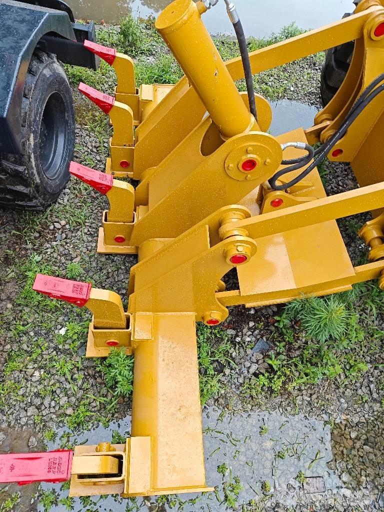 CAT 12 G معدات تمهيد الطرق