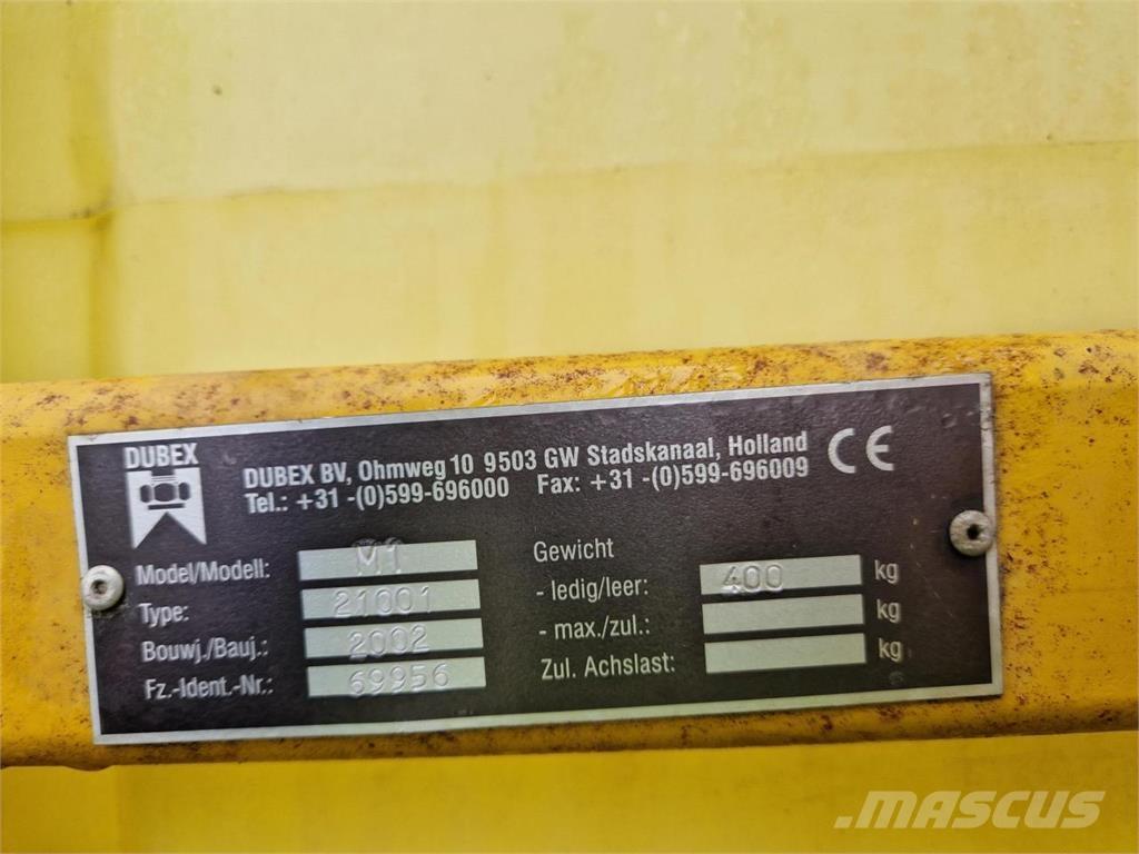 Dubex MODEL 1 الرشاشات