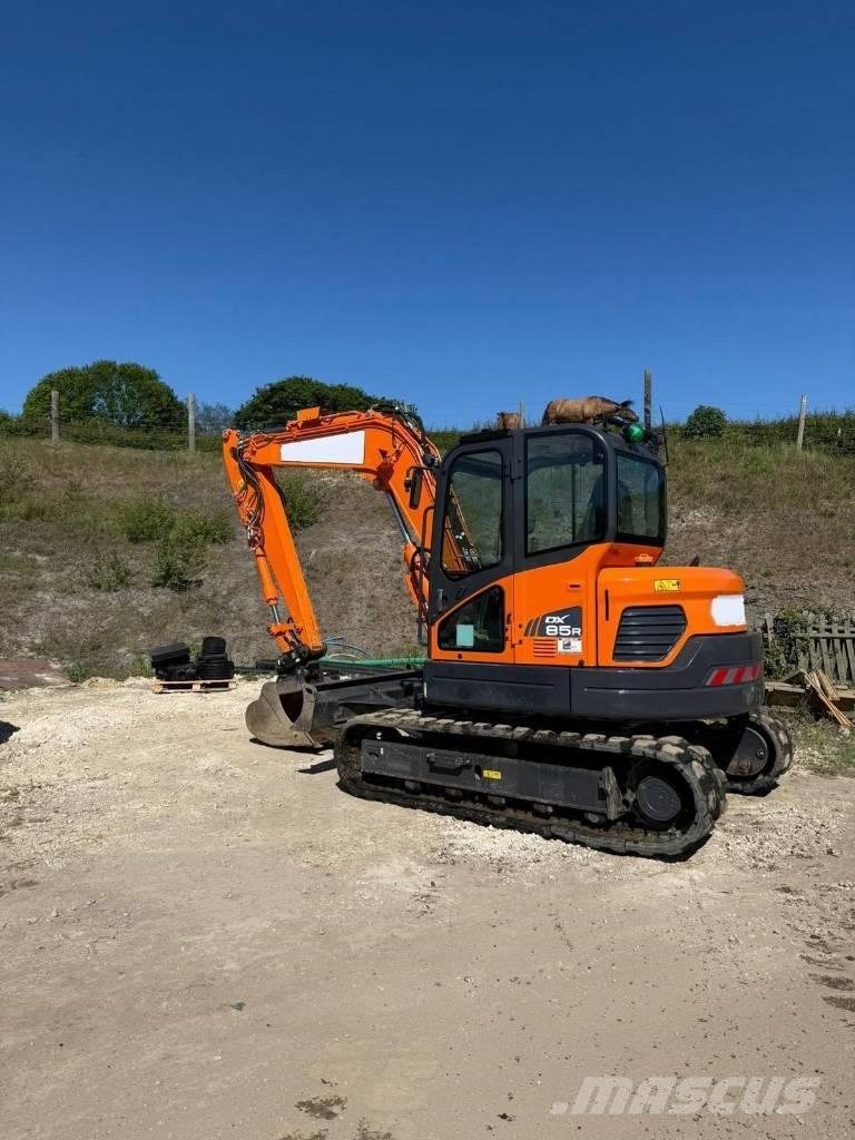 Doosan DX 85 R-3 حفارات وسط 7 طن - 12 طن