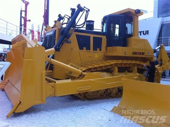 Komatsu D 65 EX-16 بلدوزرات مجنزرة