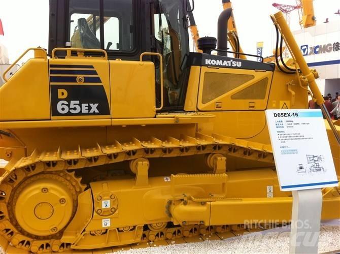 Komatsu D 65 EX-16 بلدوزرات مجنزرة