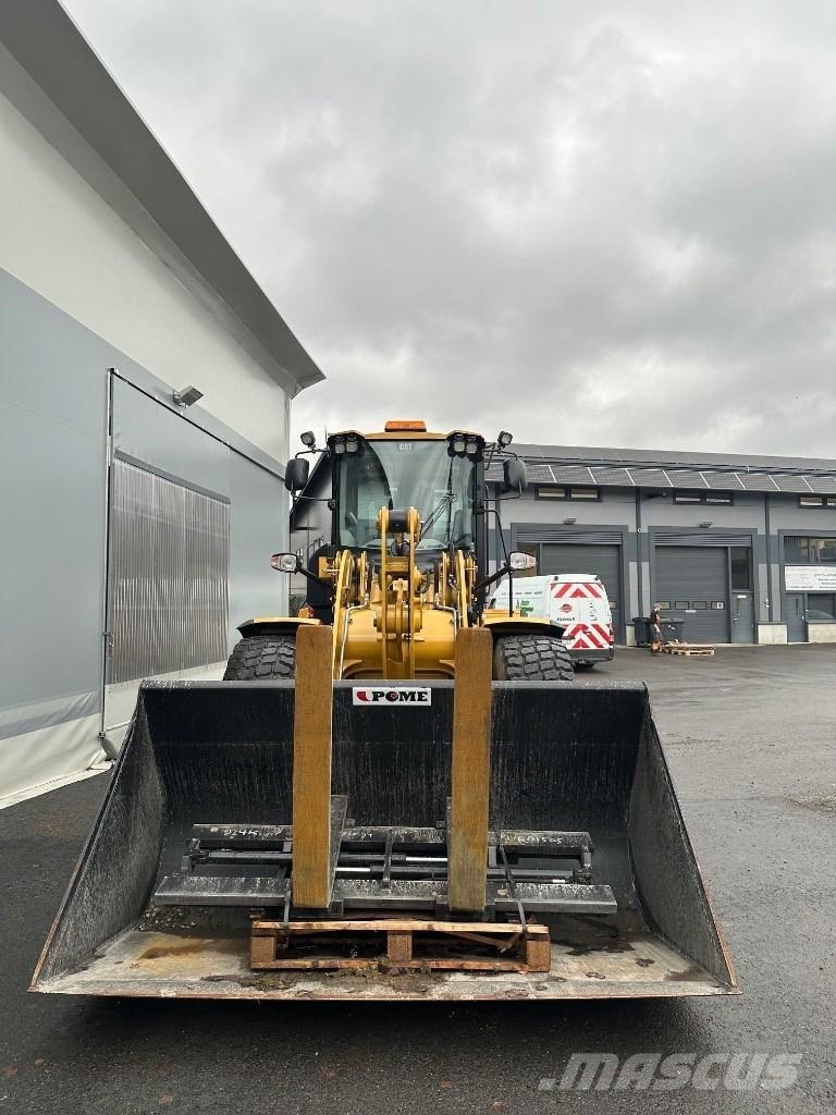 CAT 924 K لوادر بعجل