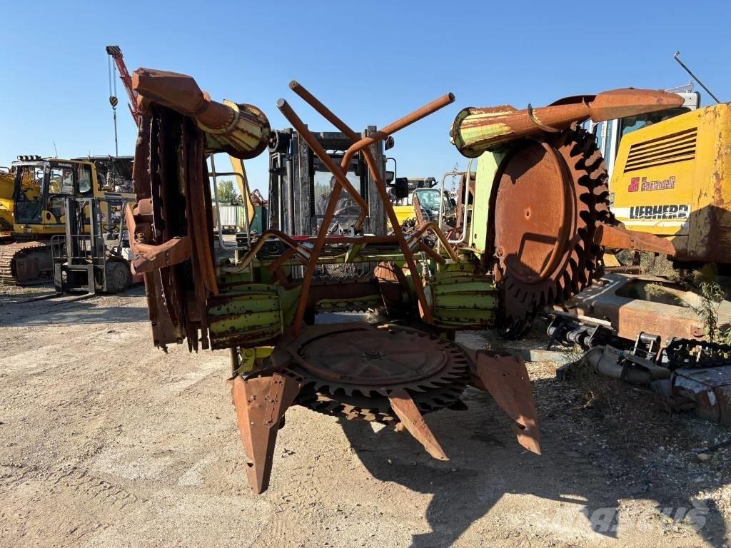 CLAAS RU 450 علافات ذاتية الدفع