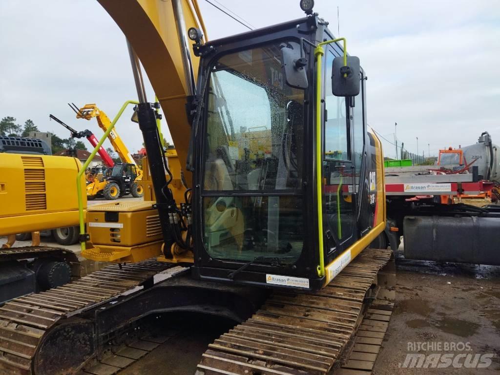 CAT 313 F L حفارات زحافة