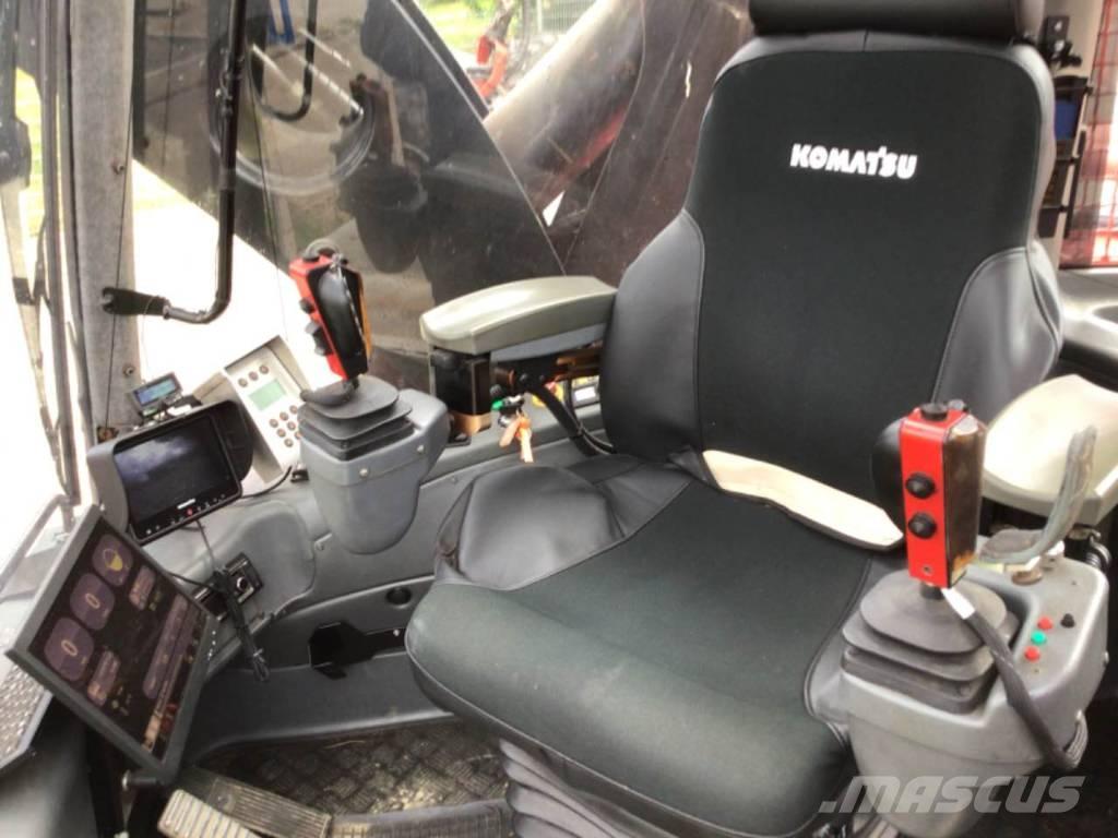 Komatsu 911.5 حصادات