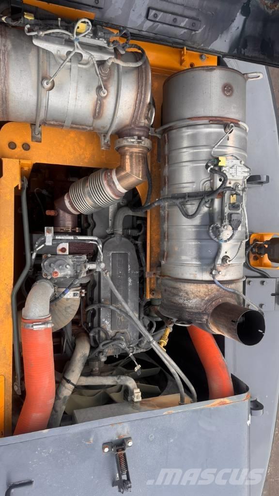 Hyundai HW 180 حفارات بعجل