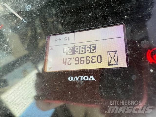 Volvo L 30 G لوادر بعجل