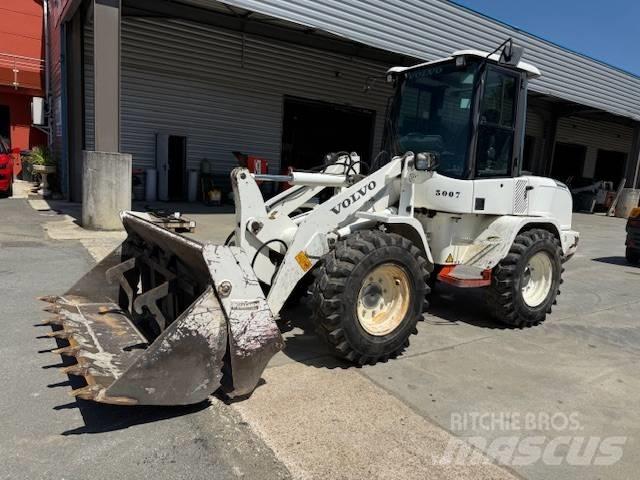 Volvo L 30 G لوادر بعجل