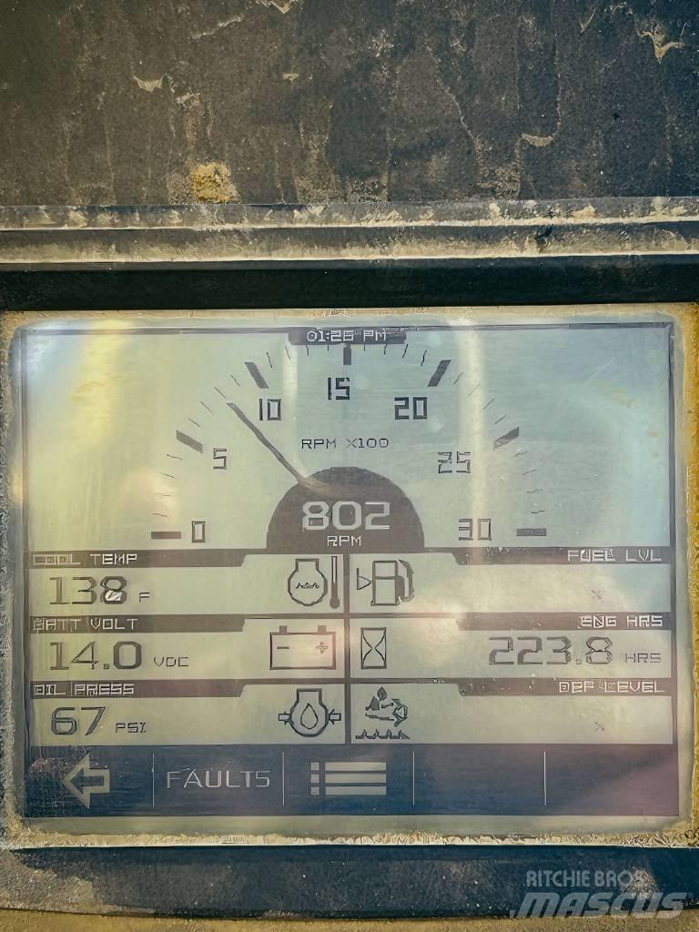 Lorain 1600M رافعات الطرق الوعرة