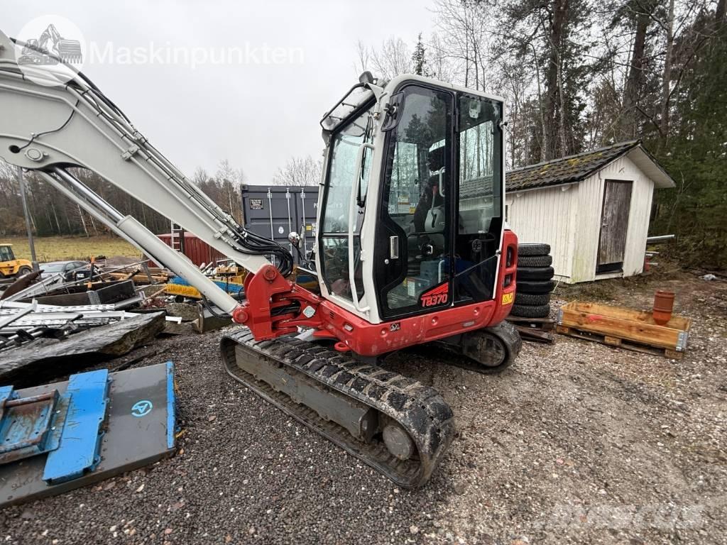 Takeuchi TB 370 حفارات زحافة