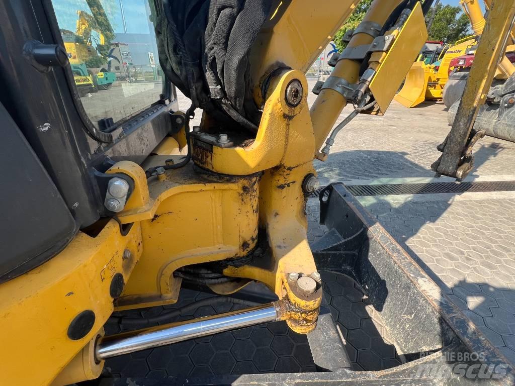 Komatsu PC 30 MR-5 حفارات صغيرة أقل من 7 طن (حفارات صغيرة)