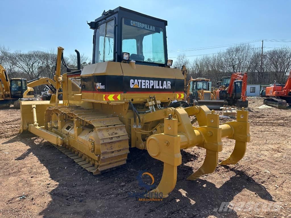 CAT D 6 G بلدوزرات مجنزرة