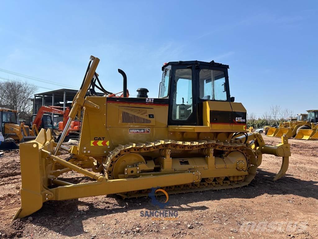 CAT D 6 G بلدوزرات مجنزرة