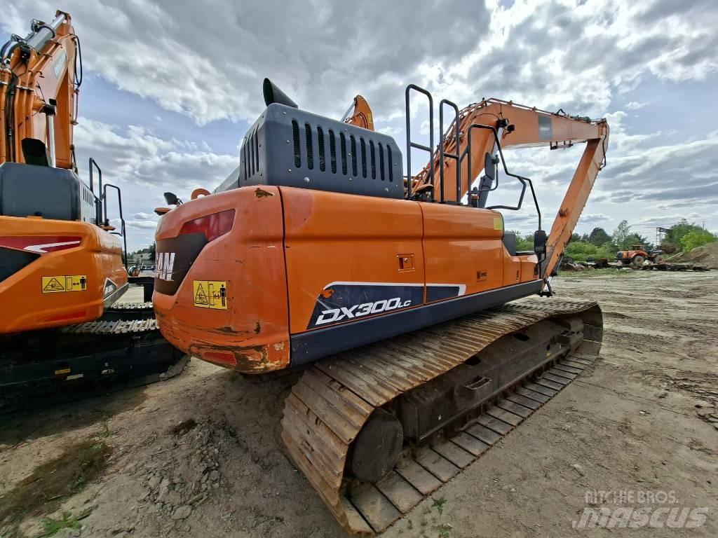 Doosan DX 300 LC-5 حفارات زحافة