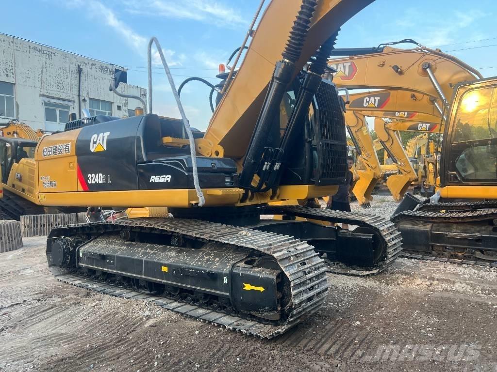 CAT 324D2L حفارات زحافة