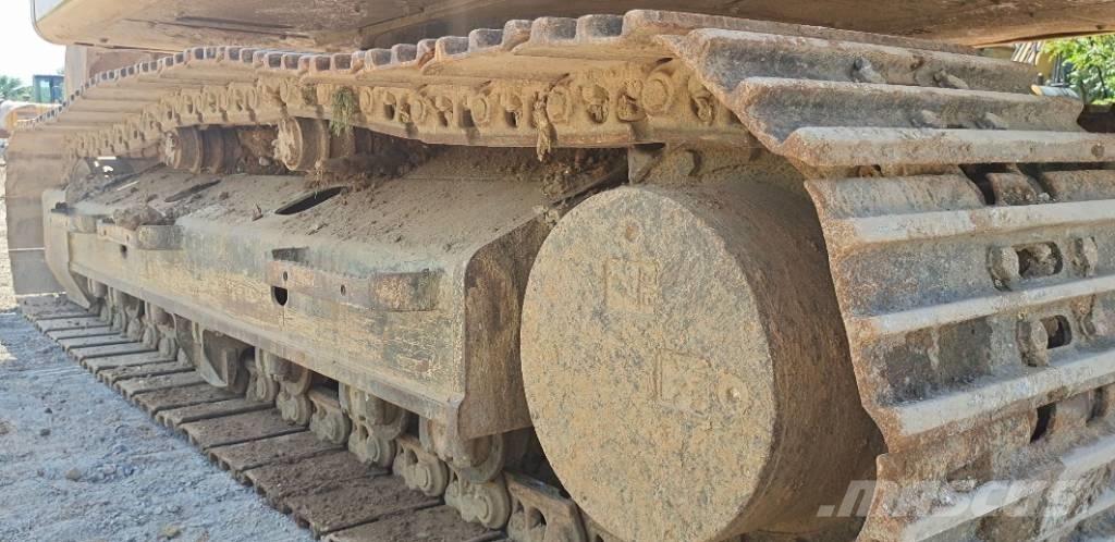 CAT 320GC حفارات زحافة