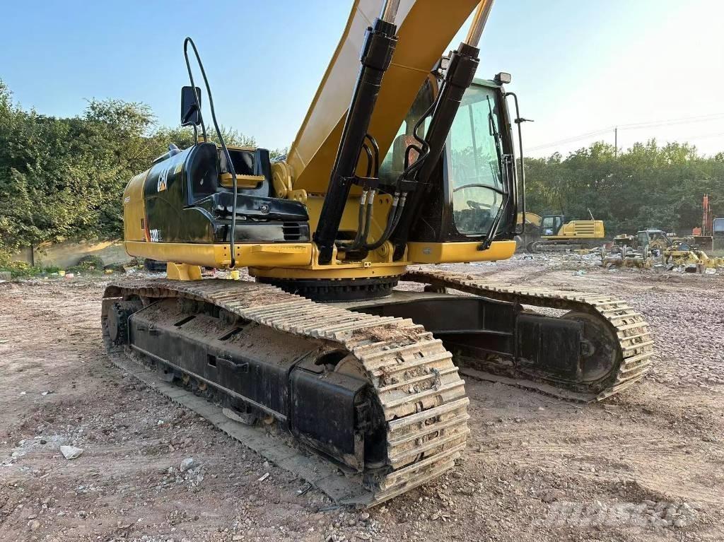 CAT 330 D L حفارات زحافة