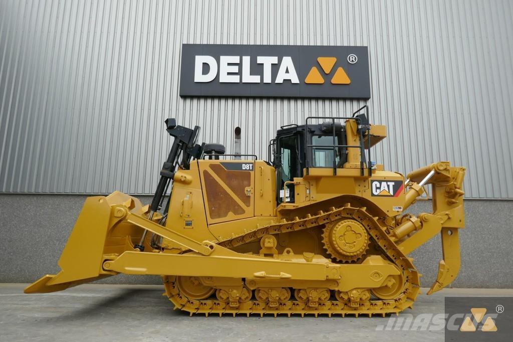 CAT D8T بلدوزرات مجنزرة