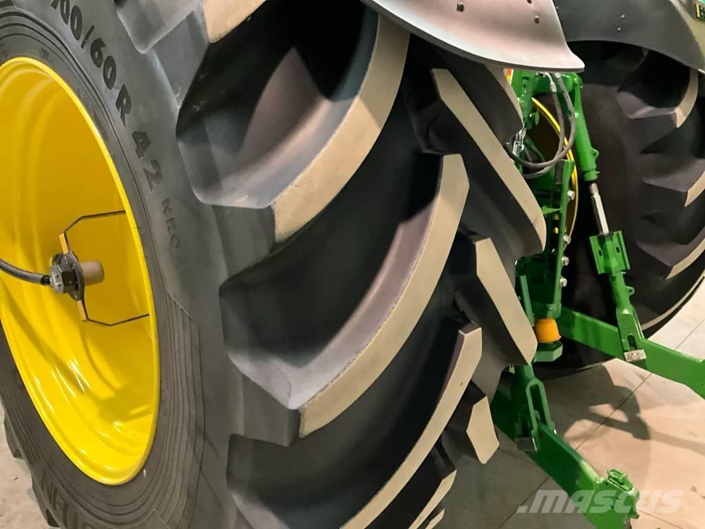 John Deere 6R 250 الجرارات
