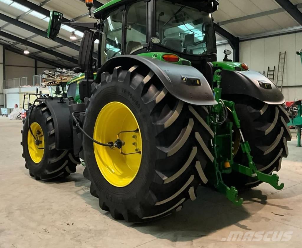 John Deere 6R 250 الجرارات