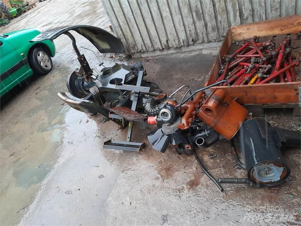 New Holland TM155 الجرارات