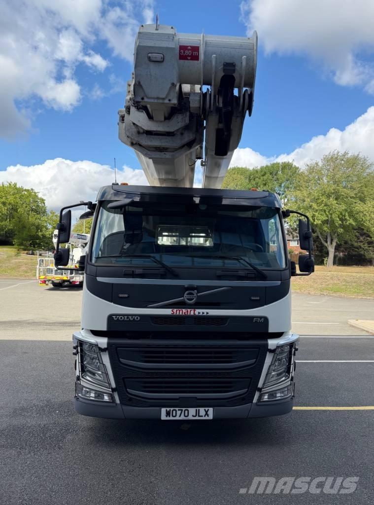 Bronto Skylift S56XR المنصات الهوائية المثبتة على شاحنة