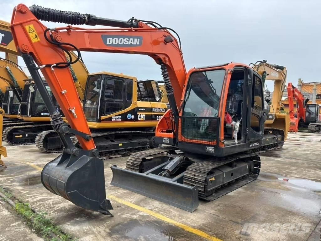 Doosan DX 75-9 حفارات صغيرة أقل من 7 طن (حفارات صغيرة)
