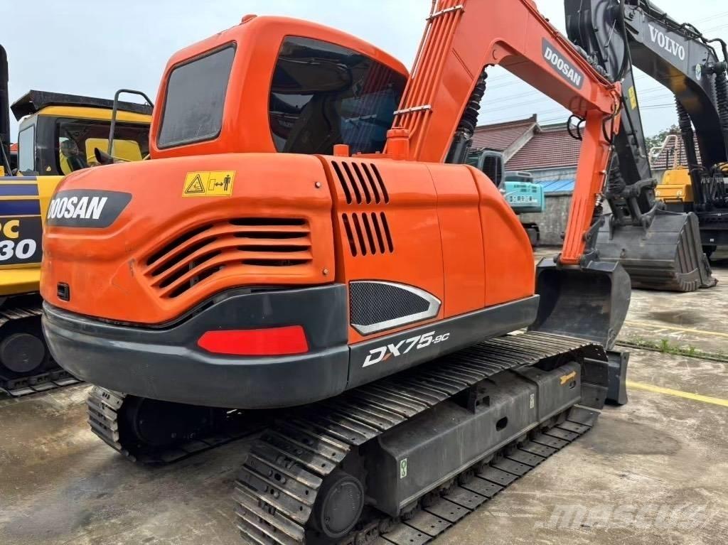 Doosan DX 75-9 حفارات صغيرة أقل من 7 طن (حفارات صغيرة)