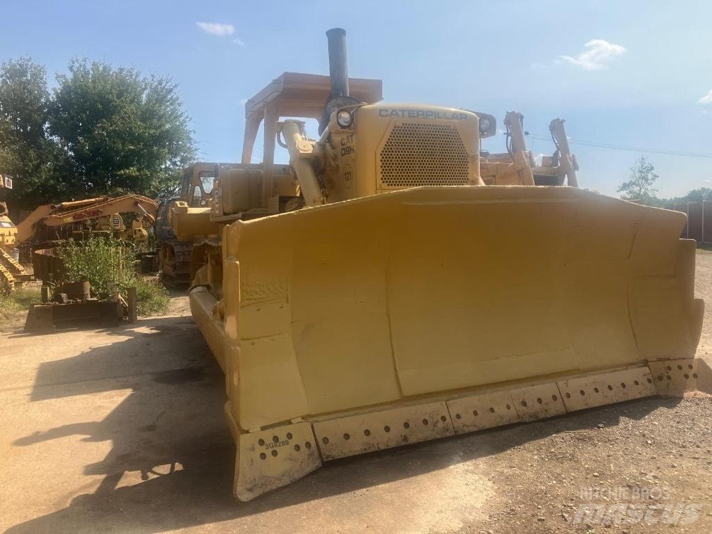 CAT D 9 H بلدوزرات مجنزرة