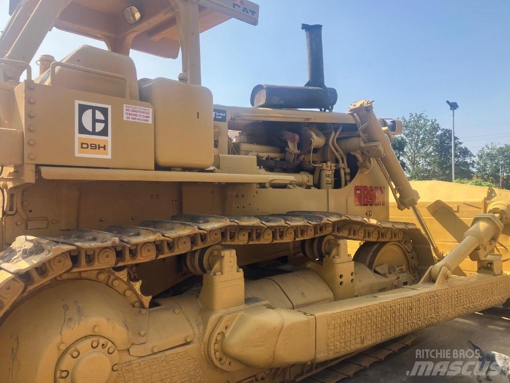 CAT D 9 H بلدوزرات مجنزرة
