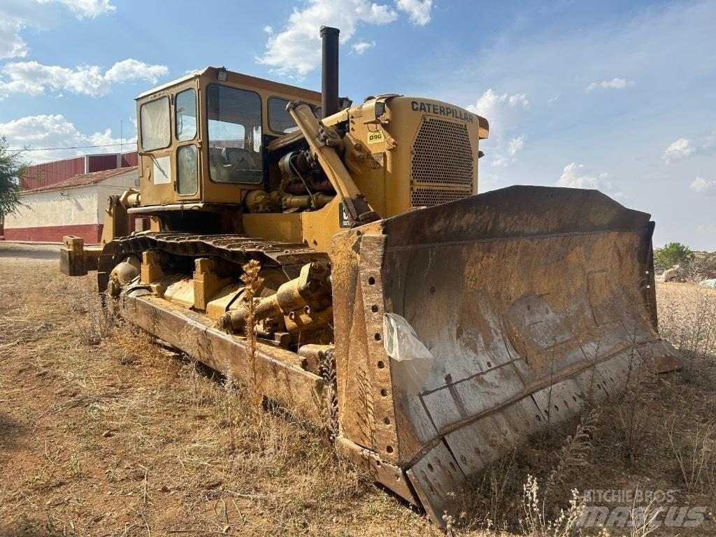 CAT D 9 G بلدوزرات مجنزرة