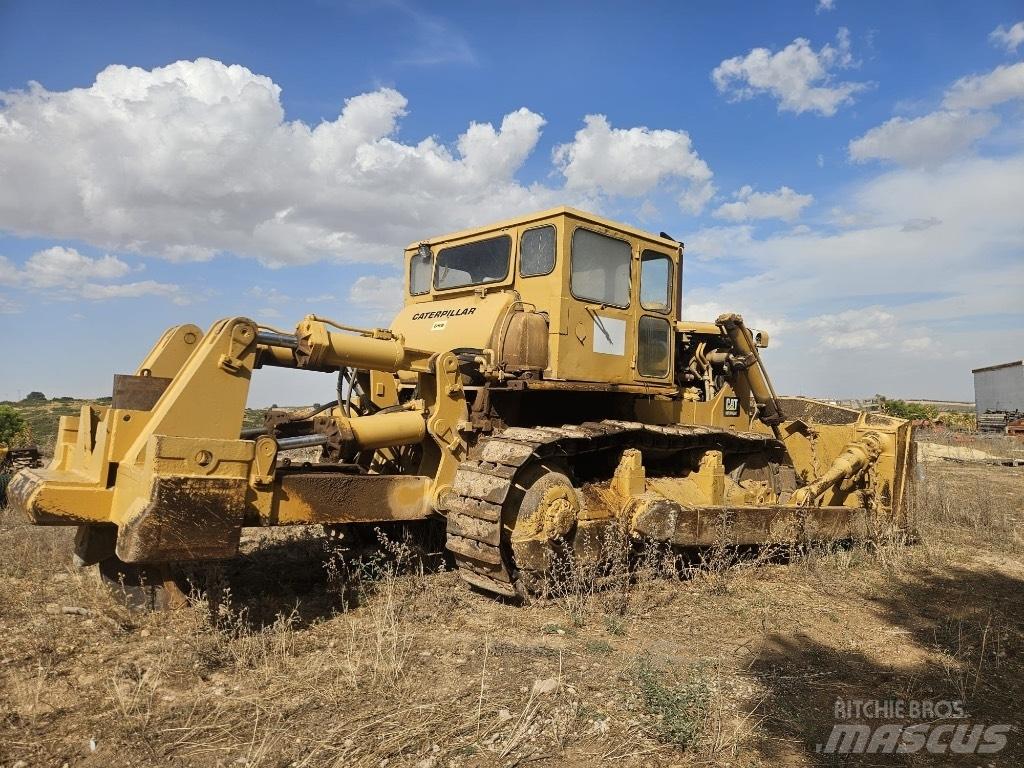 CAT D 9 G بلدوزرات مجنزرة