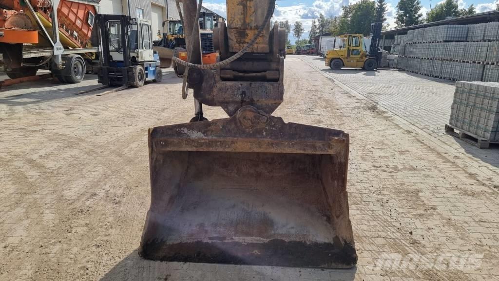 CAT 320 E حفارات زحافة