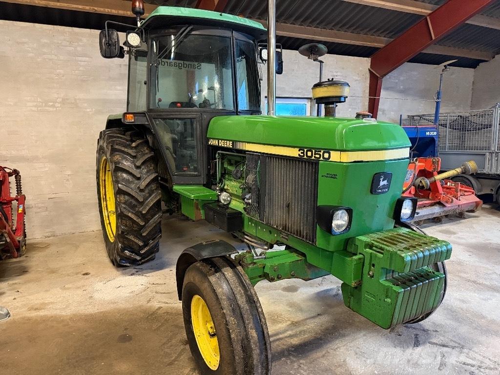 John Deere 3050 الجرارات