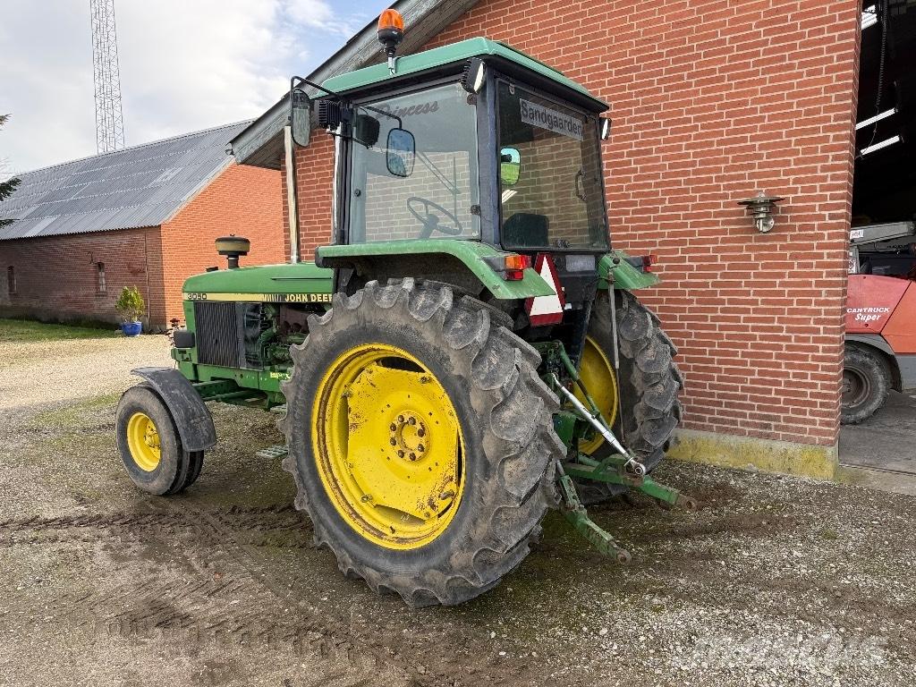 John Deere 3050 الجرارات