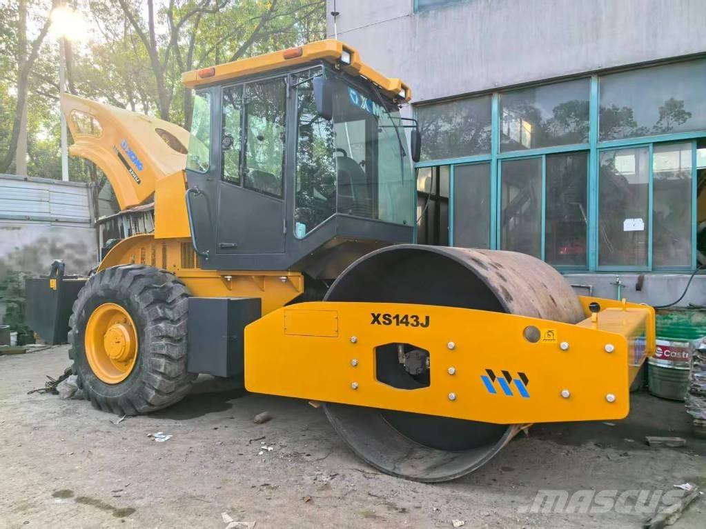 XCMG XS 142 J مداحل أحادية الأسطوانة